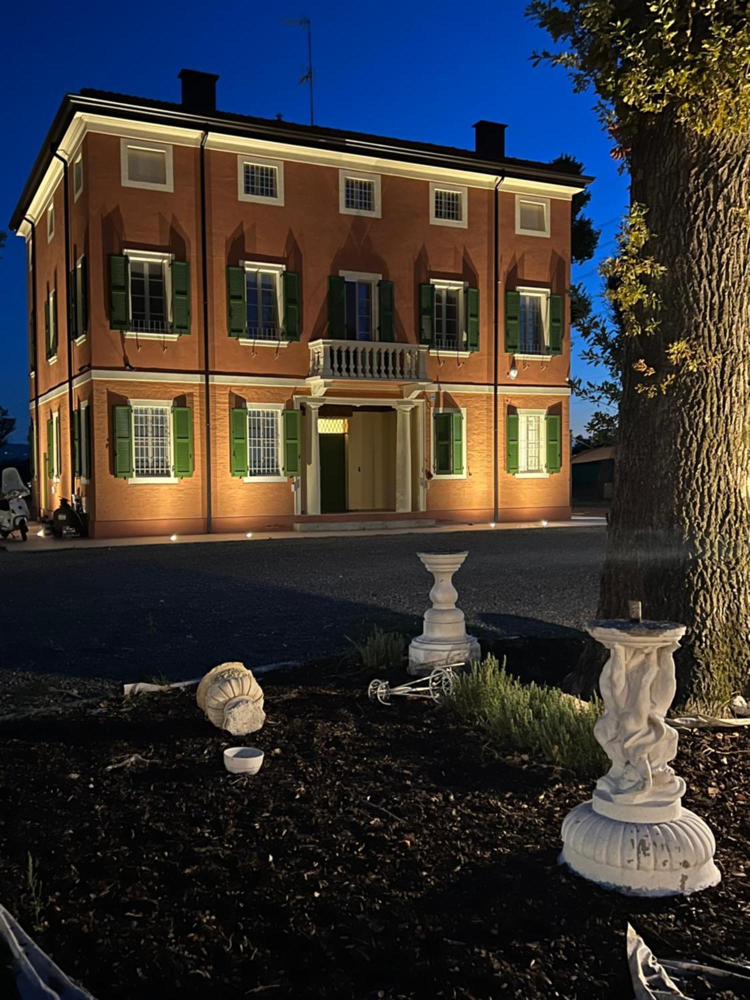 Iris Bed & Breakfast *